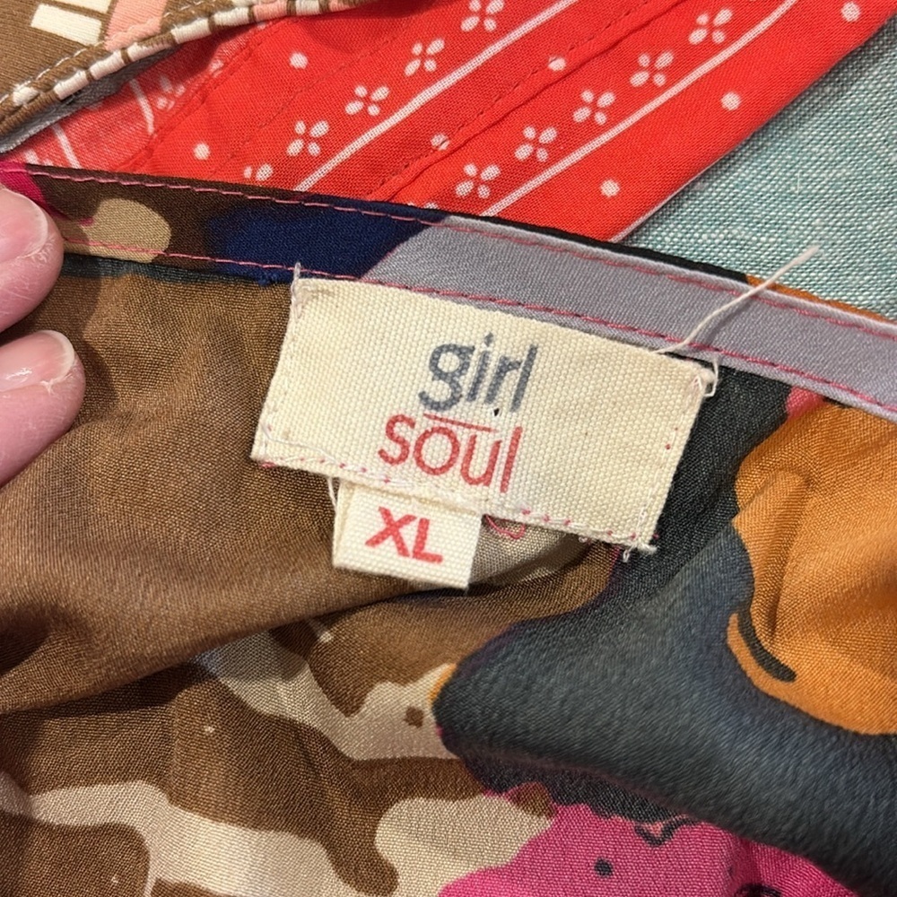 Girl Soul Multicolor Abstract Women's Top - Picture 8 of 10